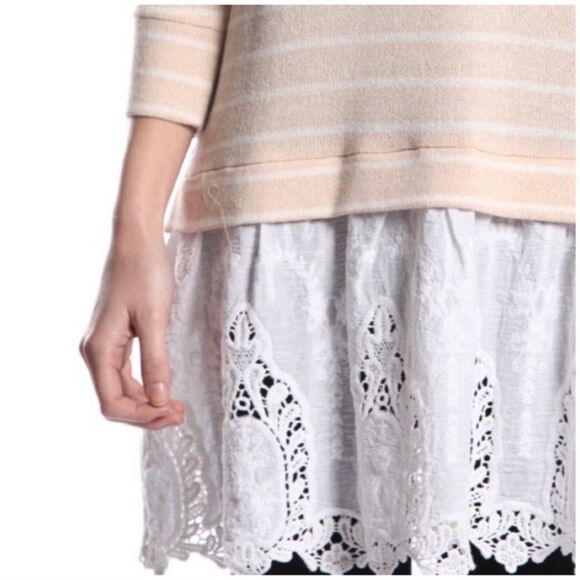 Ryu A’reve Beige Tunic Top with Eyelet Lace Bottom - Picture 3 of 4